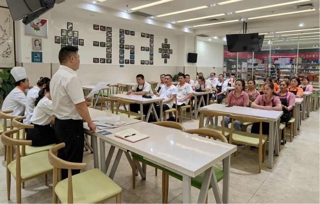 严守清静关！鸿运国际餐饮集团开展秋季食堂清静专项检查事情